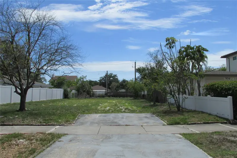 508 E Davis Blvd, FL