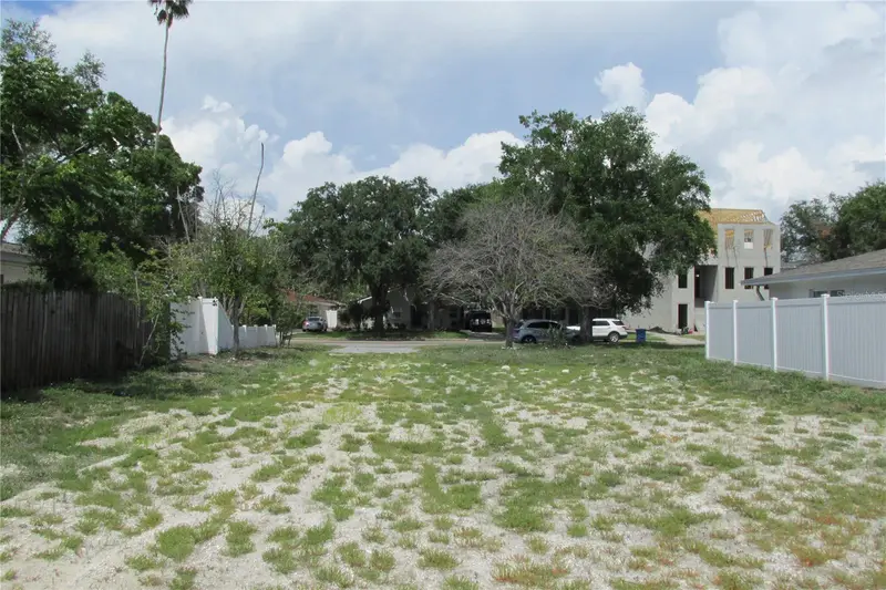 508 E Davis Blvd, FL