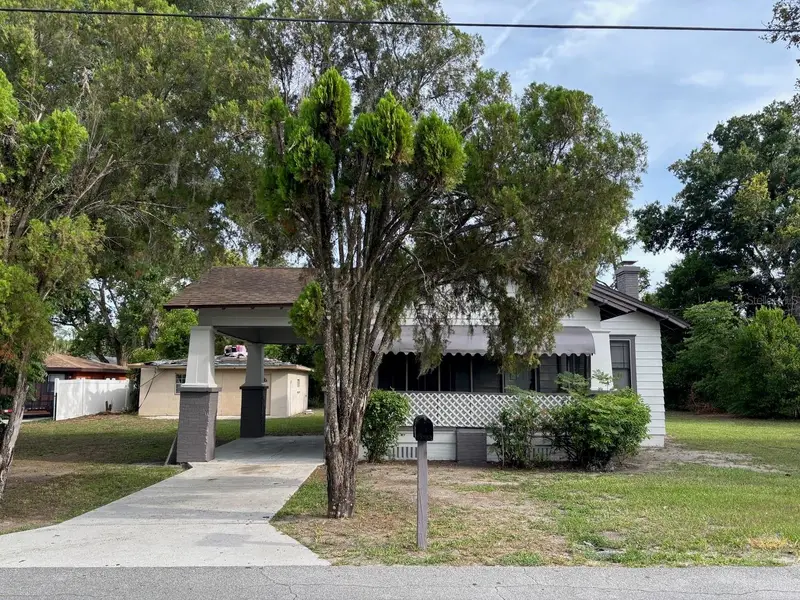 1044 W 11th St, FL