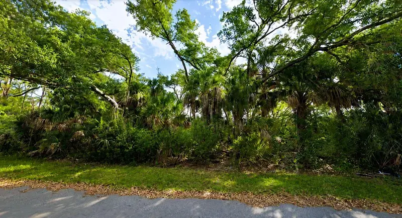 1472 Canterbury Ln, FL