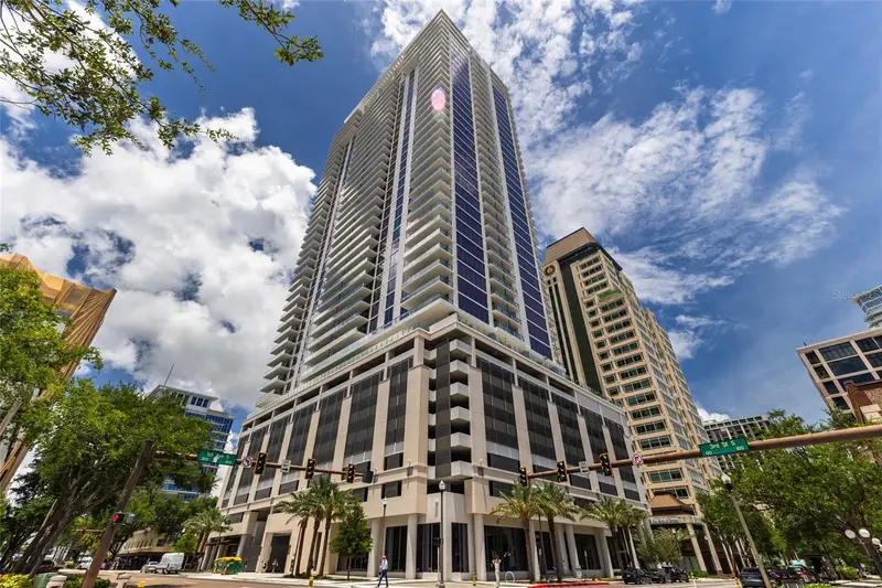 275 1st Ave S #3908, FL