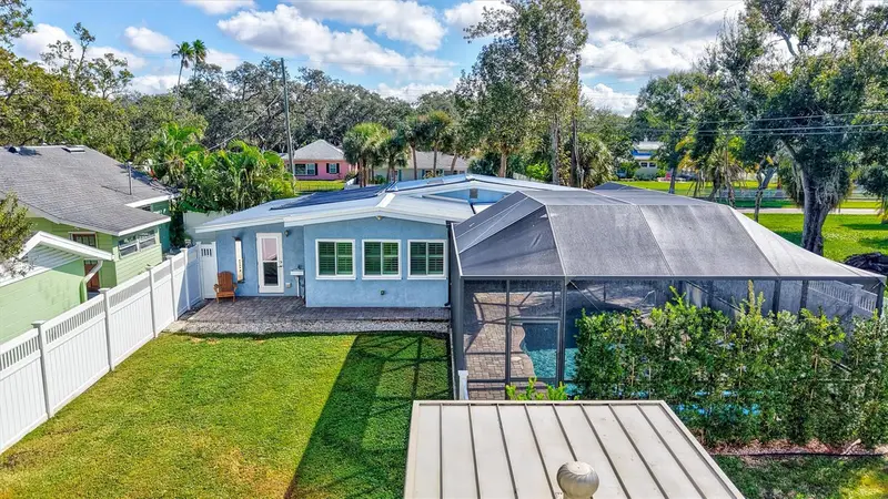 302 S Mayo St, FL