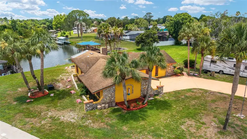 5330 Kings Ct, FL
