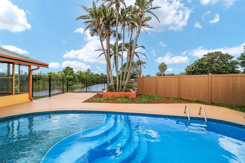 5330 Kings Ct, FL