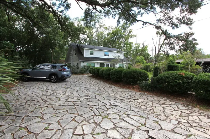 14 W King St, FL