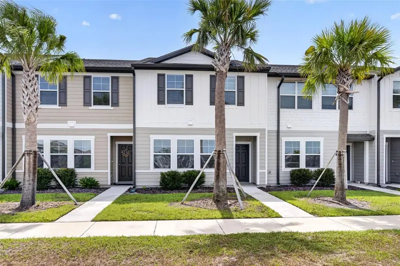 381 Grand Pine Ln, FL