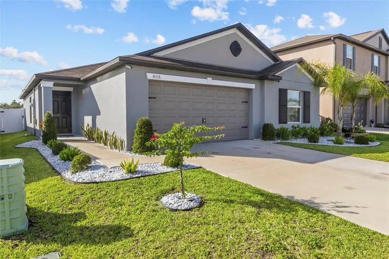 4316 Fabulous Finch Ln, FL