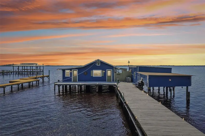 21 S Lake St, FL