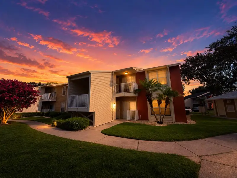 203 Lake Parsons Grn #108, FL