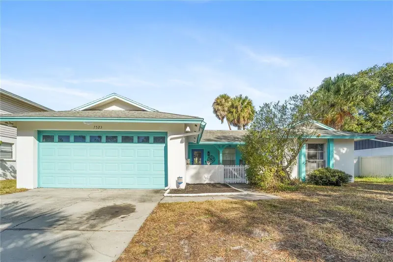 7523 Barry Rd, FL