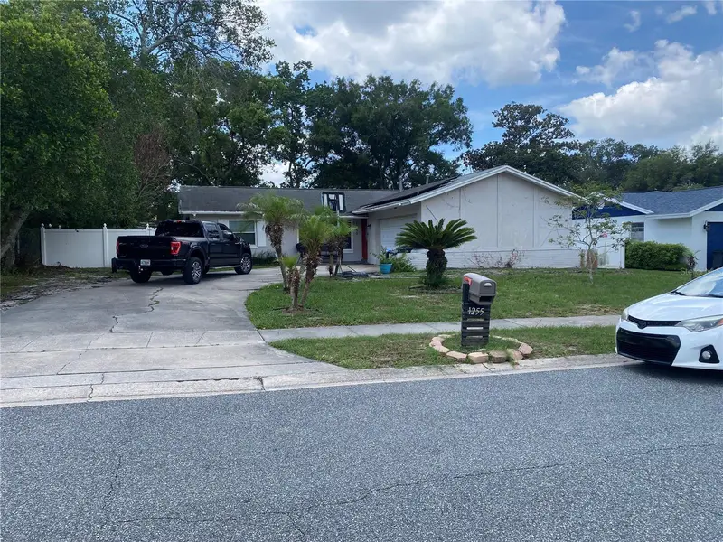 1255 Guinevere Dr, FL