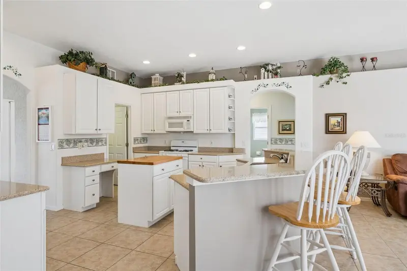 232 Via Mariel East Dr, FL