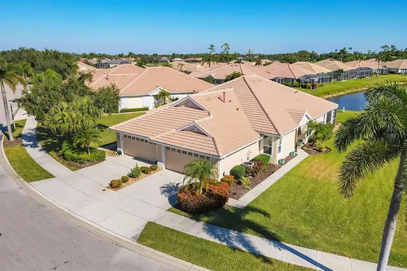 4820 Whispering Oaks Dr, FL