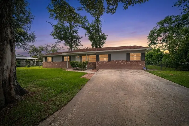 2100 Ne 52nd St, FL