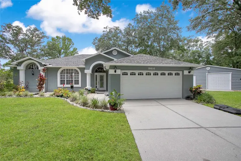 19616 Livingston Ave, FL