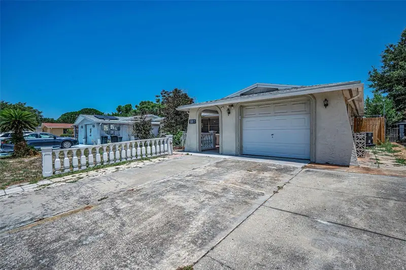 5817 10th Ave, FL