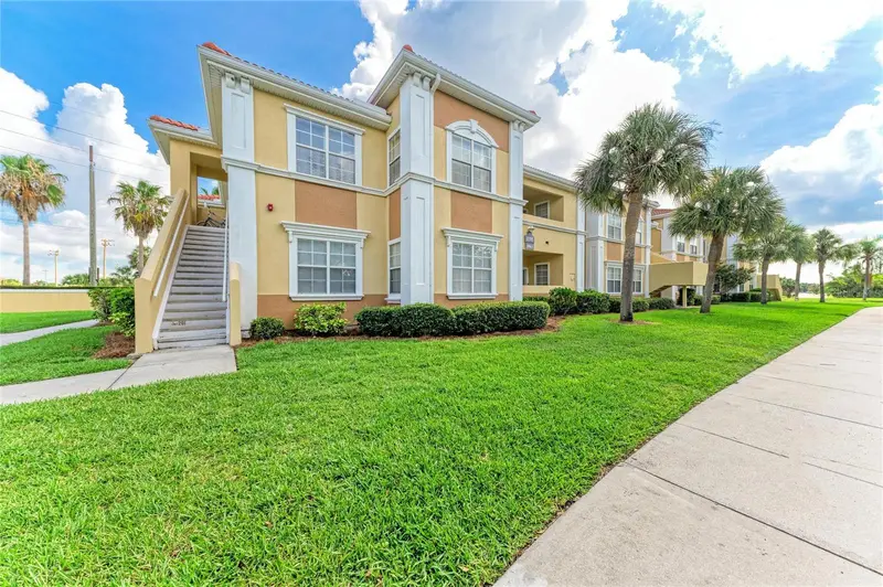1195 Villagio Cir #101, FL