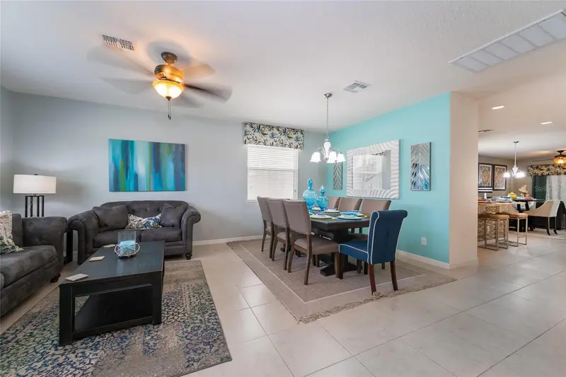 1355 Yorkshire Ct, FL