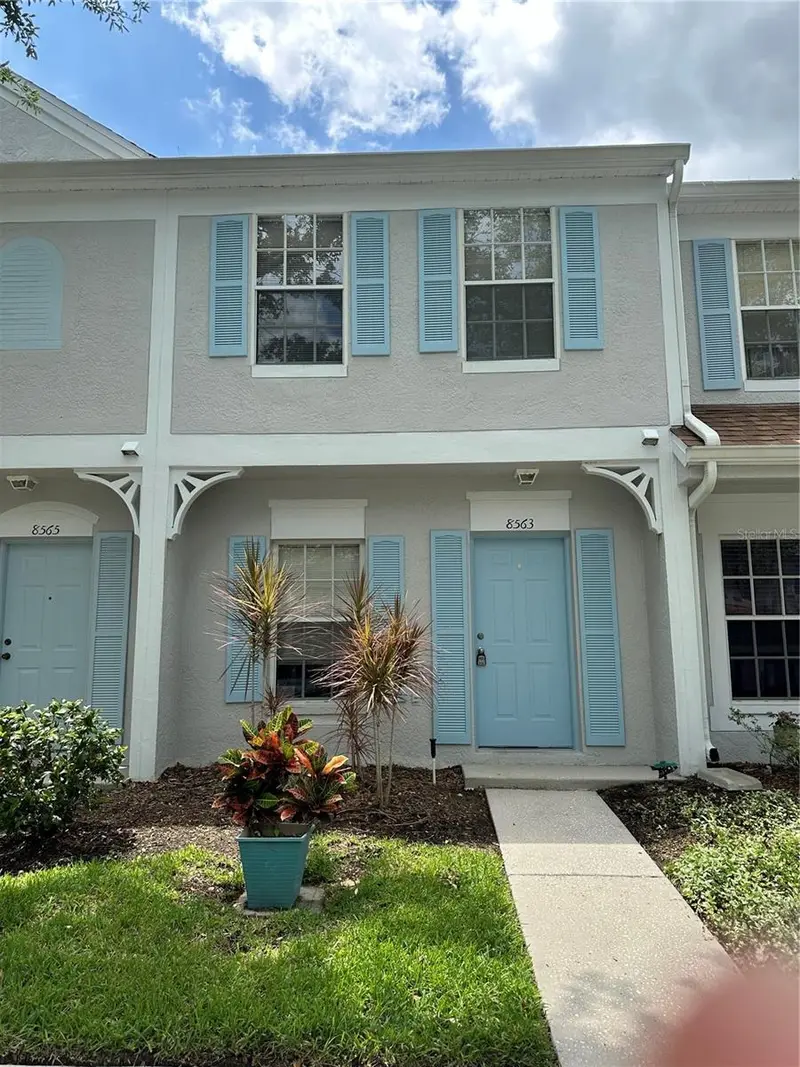 8563 Hunters Key Cir, FL