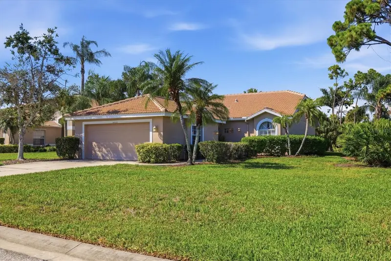 9402 Forest Hills Cir, FL