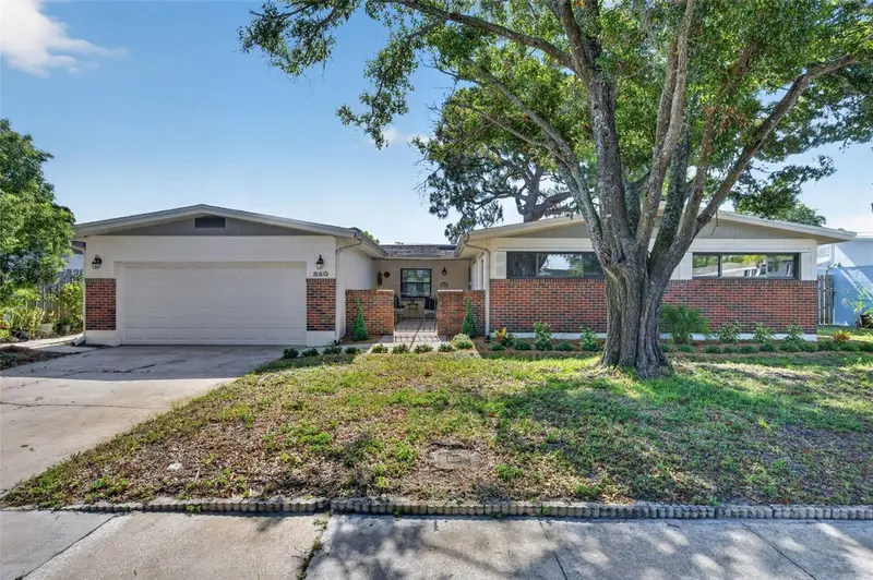 260 E Lauren Ct, FL