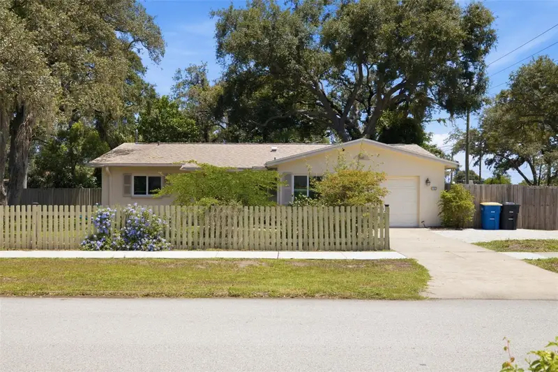1282 Palm St, FL