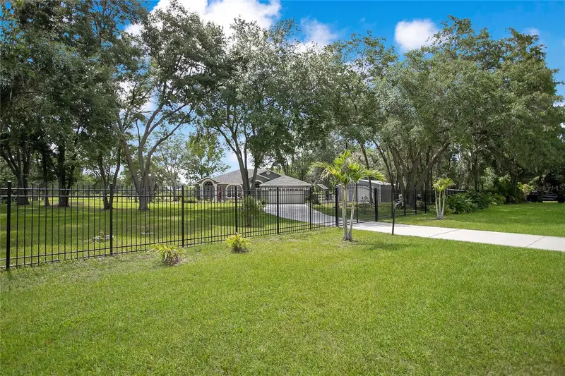 19616 Livingston Ave, FL