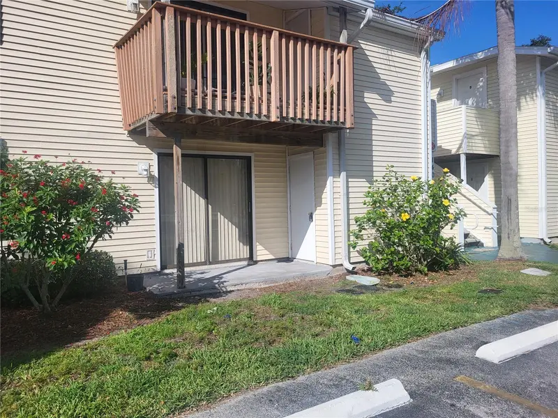 140 Hunter Lake Dr #F, FL
