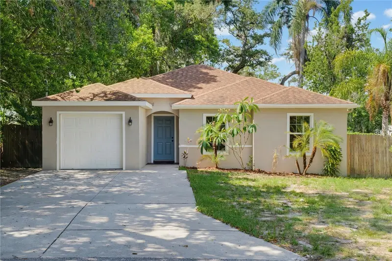 2107 W Clifton St, FL
