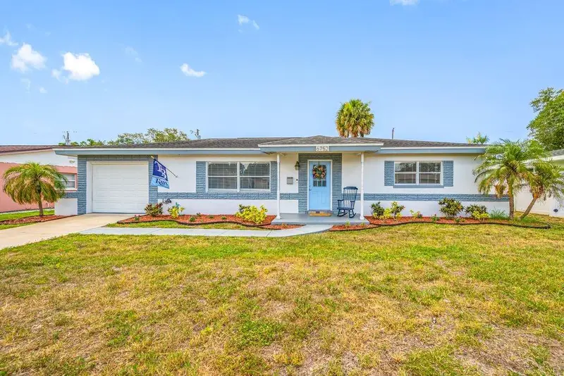 6752 31st Ter N, FL