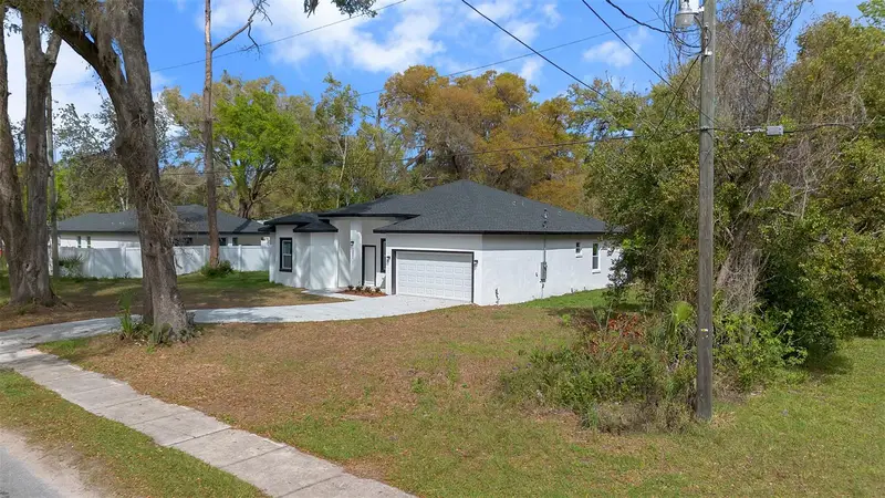 1221 Sw 5th St, FL