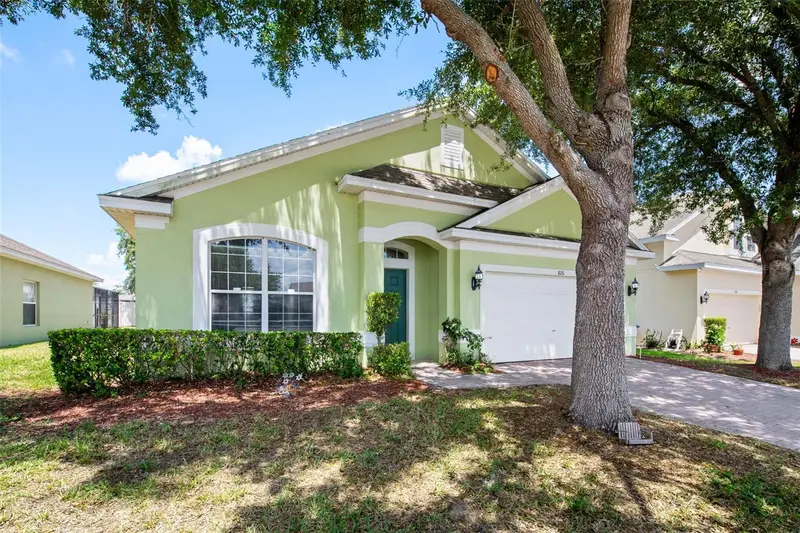 826 Andalusia Loop, FL