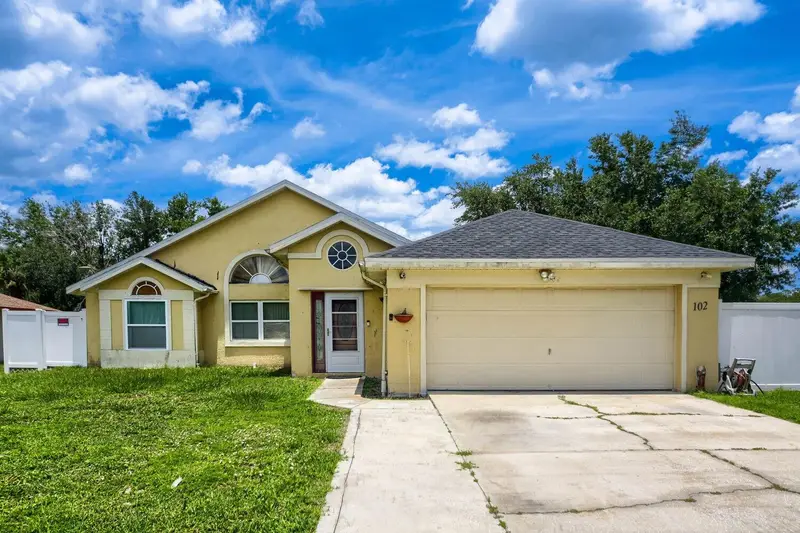 102 Carlisle Ct, FL