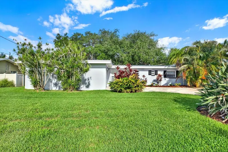 4496 13th Ln Ne, FL