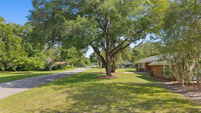 214 Se 2nd St, FL