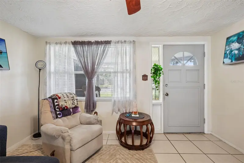 2049 Maureen Dr, FL