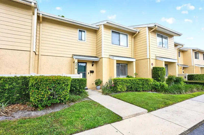 2218 Mcmahon Ct #1038, FL