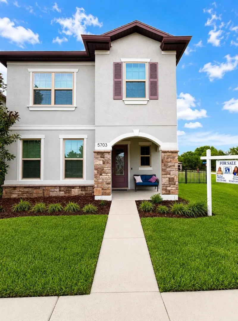 5703 Village Center Dr, FL