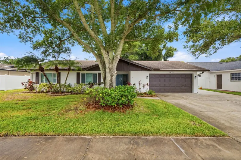 1931 Arvis Cir E, FL