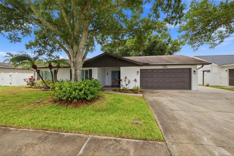 1931 Arvis Cir E, FL
