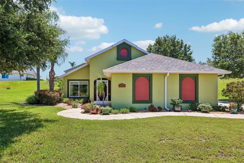 76 Fairway Cir, FL