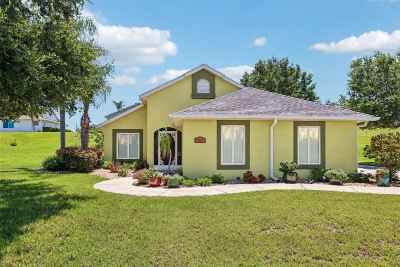 76 Fairway Cir, FL