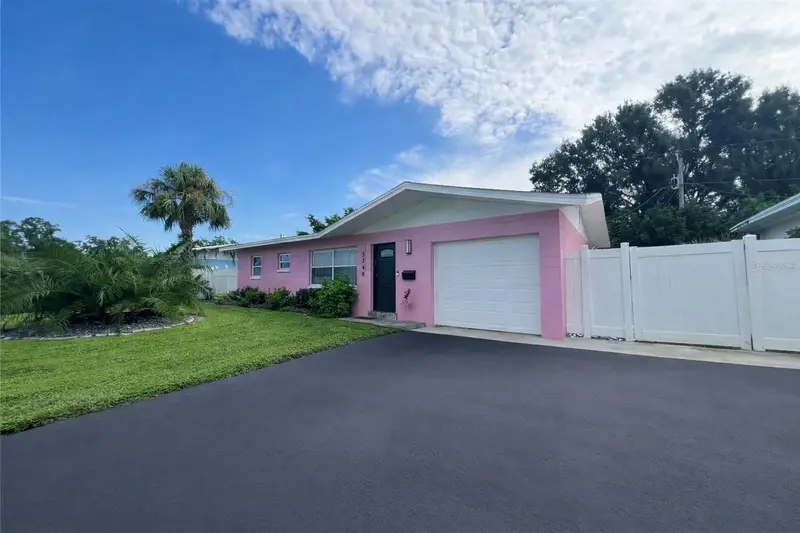 3748 Manatee Dr Se, FL