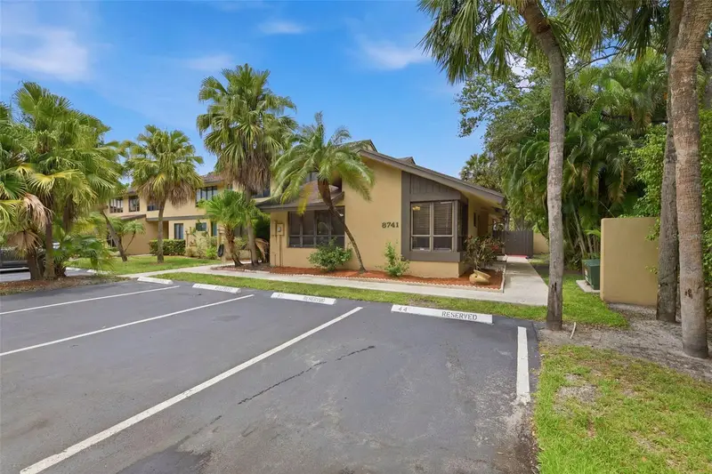 8741 Cleary Blvd, FL