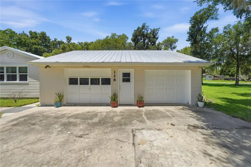 128 N Lakeview Dr, FL