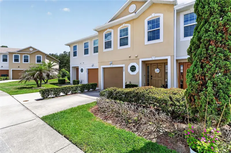 3747 Woodbury Hill Loop, FL