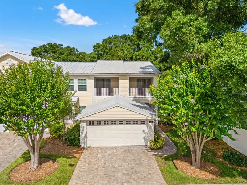 902 Woodbridge Ct, FL