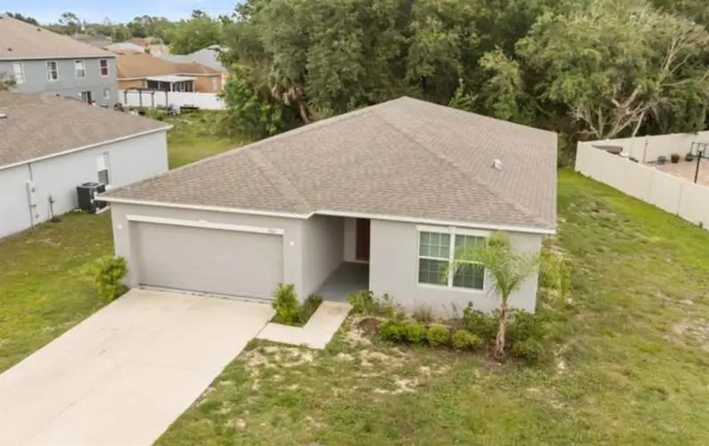 704 Pasteur Ln, FL