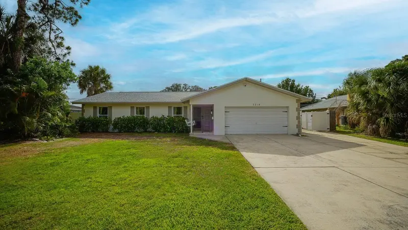 5218 Venetian Blvd Ne, FL