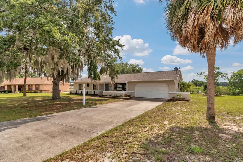 1111 Hickory Rd, FL